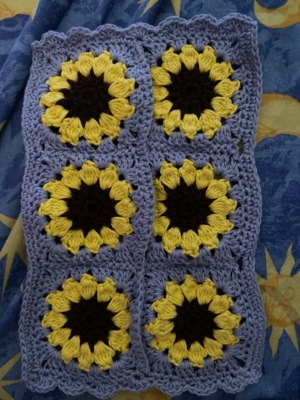 Sunflower seat belt cover: Crochet pattern