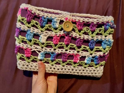 FREE The Tulip Book Sleeve: Crochet pattern