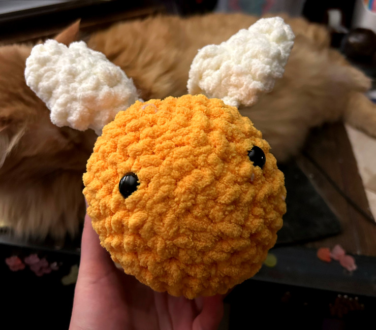 things to crochet with bright orange yarn｜TikTok Search