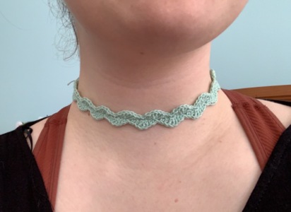 Wavy choker