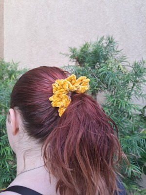 Flower scrunchie