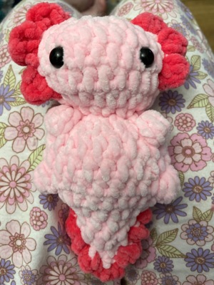 Looking for a cute crochet axolotl? Meet Strawberry 💗 (link in