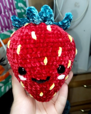 Strawberry Can CoozieCozy: Crochet pattern | Ribblr