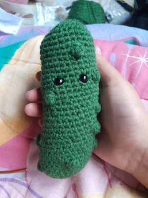 NoSew Emotional Support Pickle: Crochet pattern