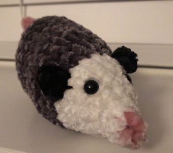 No Sew Opossum: Crochet pattern