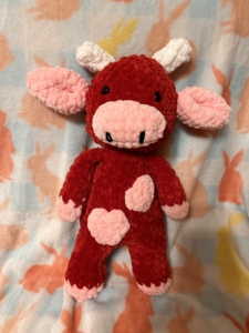 Chunky Crochet Valentines Day cow! 