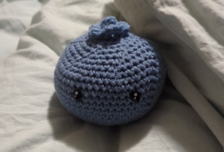 FREE Blueberry Plushie: Crochet pattern