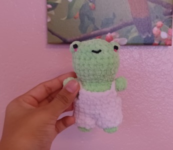 [no sew] frog + bear in overalls