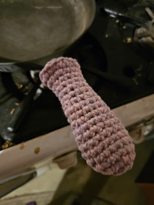 Cast-iron Handle Cover - Yarndrasil - Free Crochet Pattern