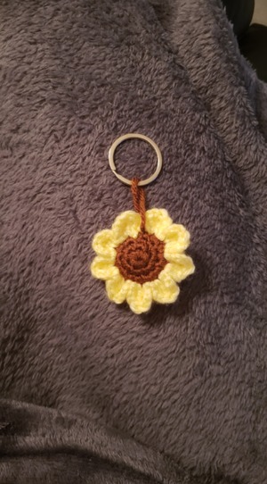 Daisy flower keychain / bag charm