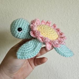 Fiore Turtle with Daisy Shell