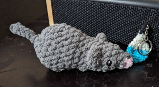 LOW SEW! Beginner crochet mouse.