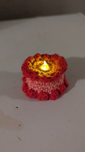 Light-up mini crochet birthday cake *REVISED*