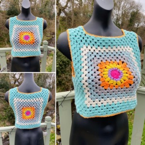 GRANNY SQUARE CROP TOP