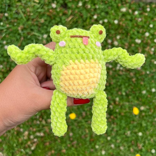 PATTERN ONLY: Crochet Frog Plushie – Crafting In Glory