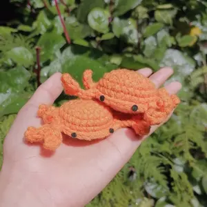 No-sew Crabby