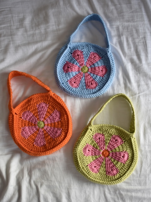 Mini flower bag: Crochet pattern | Ribblr