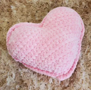 crochet heart pillow pattern