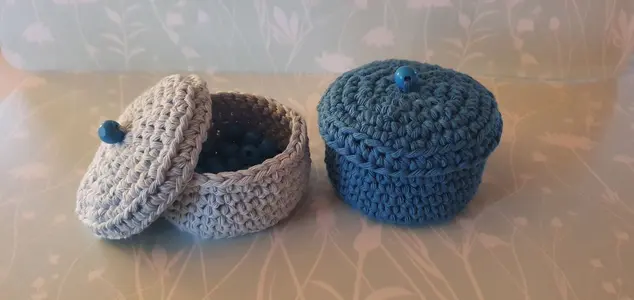 Little storage basket