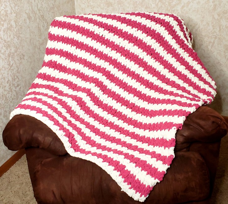 Bernat Blanket Yarn Pattern: Crochet pattern