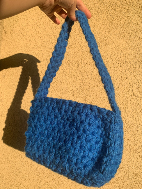 katherine/ kat on Instagram: “YAY the oopsie daisy purse pattern by  @crochetbyak is now available!!! I did the mid si… | Purse patterns,  Crochet basics, Crochet bag