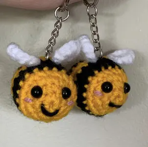 Bee Keyring