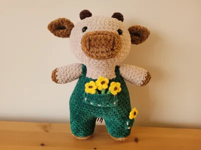 Frankie the Farmer Cow