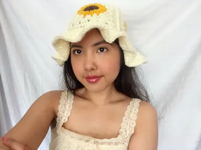 FREE Sunflower Granny Square Bucket Hat Pattern