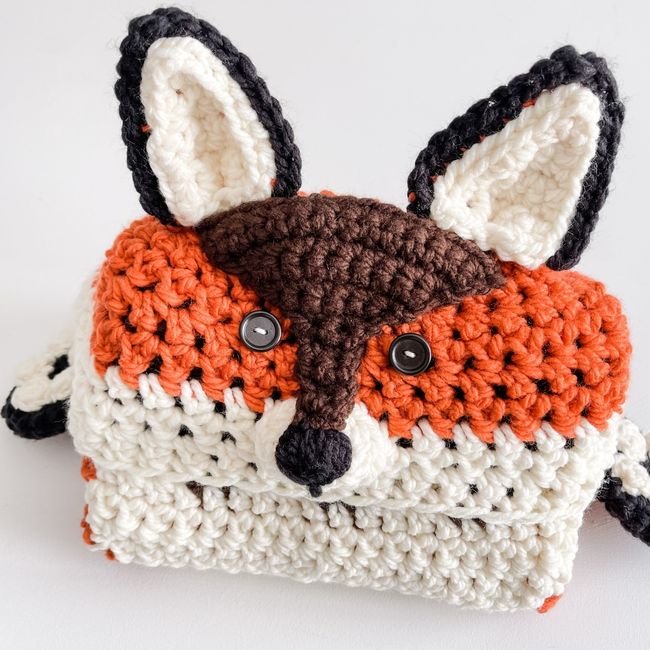 Hooded Woodland Fox Blanket: Crochet pattern