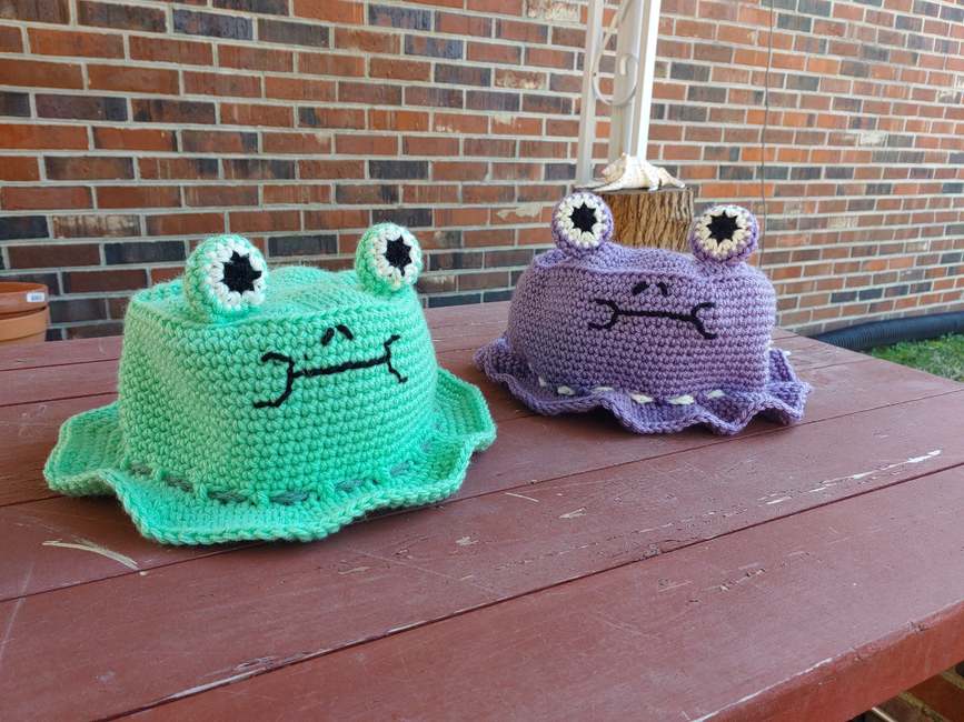 froggy-bucket-hat-crochet-pattern-ribblr