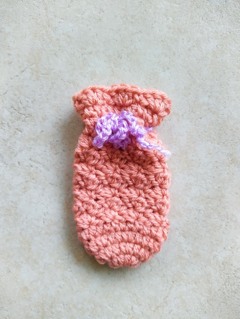 Erina Baby Mittens: Crochet pattern | Ribblr