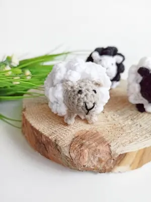 Mini crochet sheep