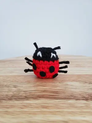 Ladybug Mini Yarn Friends