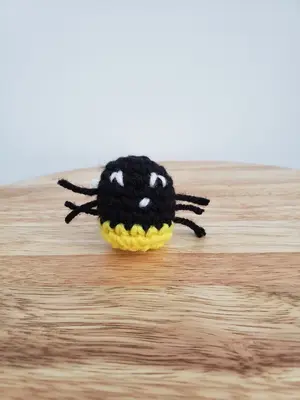 Lightning Bug Mini Yarn Friends