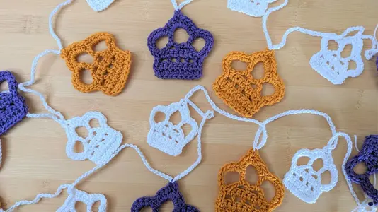 Crochet Crown Bunting Pattern