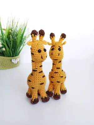 Giraffe crochet pattern, amigurumi pattern giraffe, mini crochet animals