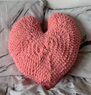 <3 Heart Pillow <3