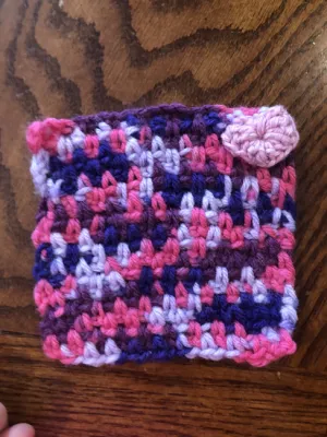 Moss (linen) stitch  granny square w/ heart