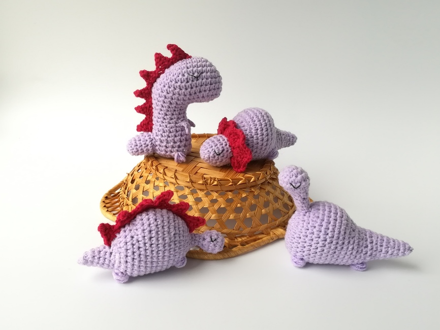 Hatching Triceratops amigurumi pattern 