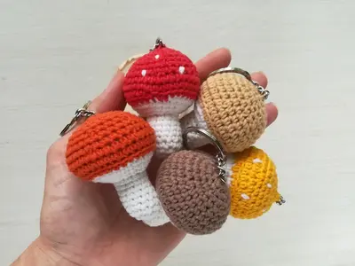 Crochet pattern keychain Mushroom