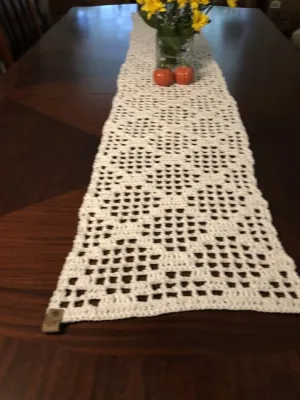 Diamond Filet Table Runner