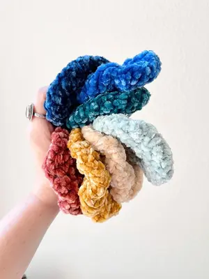 Velvet Scrunchies Crochet Pattern