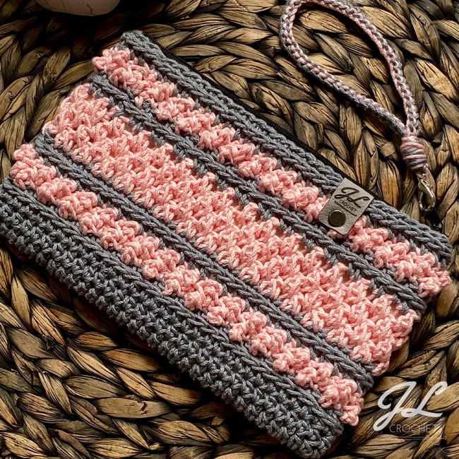 Darcy Pouch Pattern: Crochet pattern | Ribblr