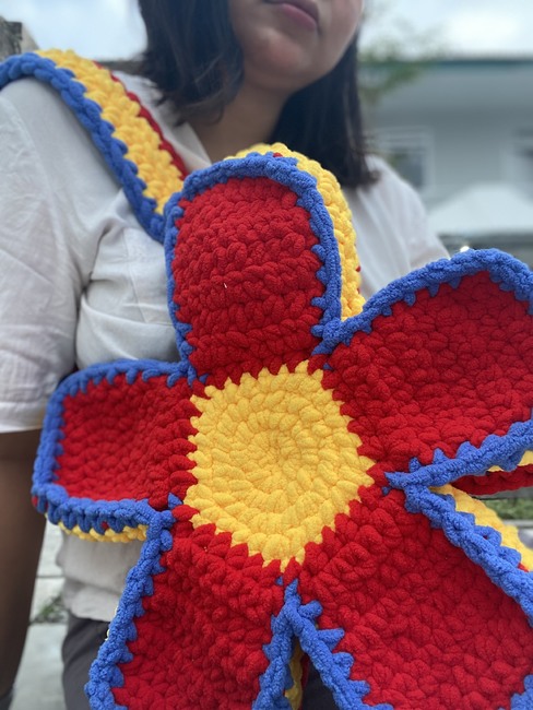 The Girl And Her Camera: Crochet Flower Bag
