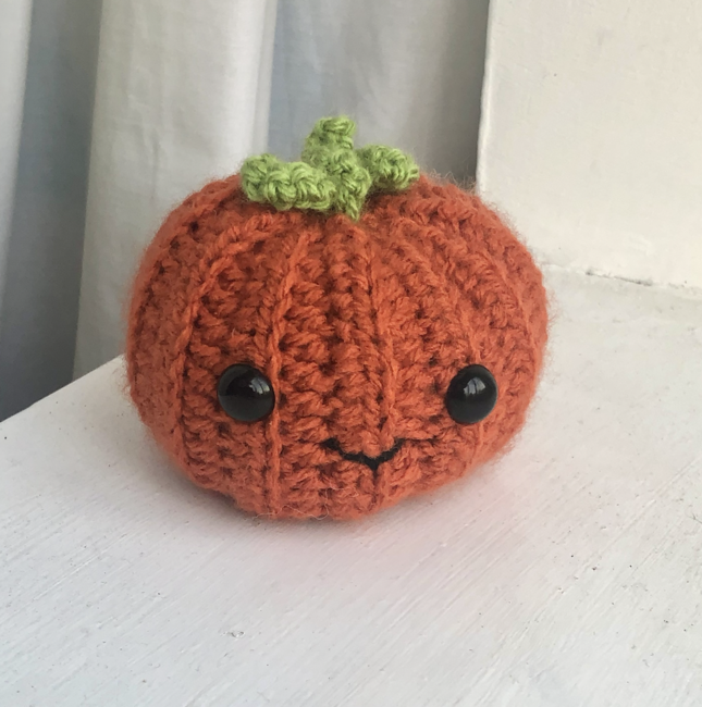 FREE Pumpkin Amigurumi: Crochet pattern | Ribblr