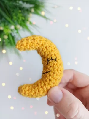 Crochet moon pattern, amigurumi crescent moon easy crochet NO SEW pattern