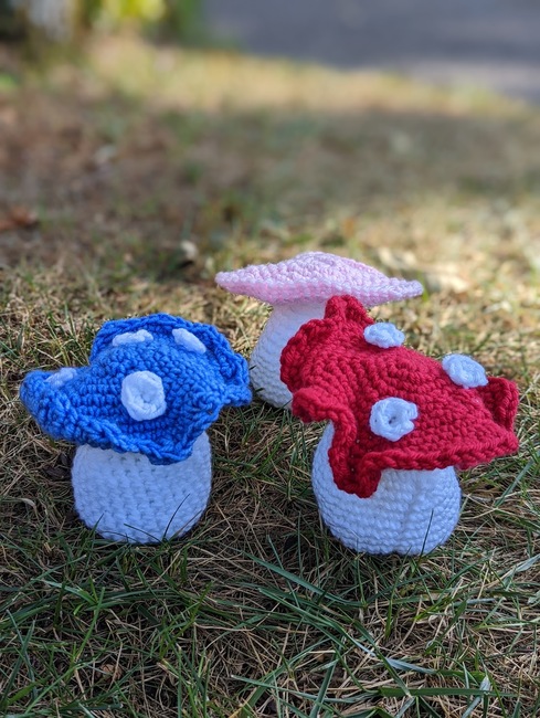 BEGINNER FRIENDLY: Crochet mushroom from PLUSH yarn 