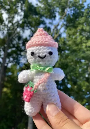 Strawberry shortcake friend