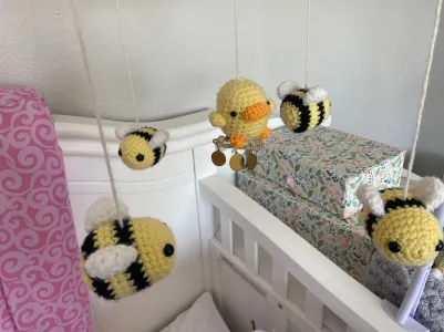 bee baby mobile