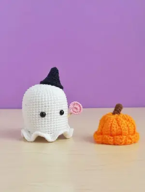 Amigurumi ghost